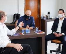 O governador Carlos Massa Ratinho Junior visitou nesta segunda-feira (13) o frigorífico Levo Alimentos, em Umuarama, inaugurado na semana passada, e destacou a geração de empregos no setor.