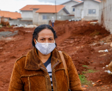  Novas casas e regularização transformam a vida de famílias em Cantagalo. Na foto, Tereza de Oliveira.
. Foto:Gilson Abreu/AEN