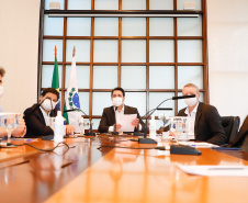O governador Carlos Massa Ratinho Junior se reuniu por videoconferência nesta segunda-feira (20) com os 30 deputados federais que representam o Paraná em Brasília para discutir modelagem, obras e trechos previstos no novo Anel de Integração