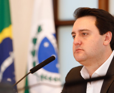 O governador Carlos Massa Ratinho Junior conheceu nesta quarta-feira (22) um projeto elaborado pela empresa Terminal de Contêineres de Paranaguá (TCP), que planeja investir cerca de R$ 2,5 bilhões nos próximos anos no Porto de Paranaguá e gerar 10 mil empregos.
