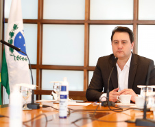O governador Carlos Massa Ratinho Junior conheceu nesta quarta-feira (22) um projeto elaborado pela empresa Terminal de Contêineres de Paranaguá (TCP), que planeja investir cerca de R$ 2,5 bilhões nos próximos anos no Porto de Paranaguá e gerar 10 mil empregos.
