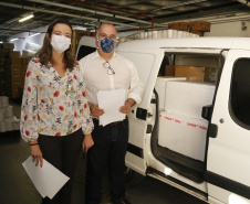 
Paraná recebe anestésicos e relaxantes musculares do Hospital Unimed, do Rio de Janeiro. Uma aeronave do governo foi buscar. Estado também já está habilitado no processo de compra pelo Ministério da Saúde.
Foto: Gilson Abreu/AEN