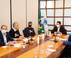 A Granja do Canguiri, ex-residência oficial dos governadores paranaenses, terá uma nova utilidade e será transformada na Escola Agrícola 4.0. O governador Carlos Massa Ratinho Junior assinou nesta terça-feira (28) o documento que formaliza a transferência do imóvel, localizado em Pinhais, na Região Metropolitana de Curitiba, para a Secretaria de Estado da Educação e do Esporte, que será responsável pela implantação do projeto-piloto da unidade.  
