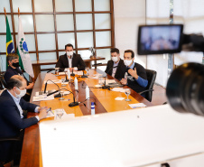 A Granja do Canguiri, ex-residência oficial dos governadores paranaenses, terá uma nova utilidade e será transformada na Escola Agrícola 4.0. O governador Carlos Massa Ratinho Junior assinou nesta terça-feira (28) o documento que formaliza a transferência do imóvel, localizado em Pinhais, na Região Metropolitana de Curitiba, para a Secretaria de Estado da Educação e do Esporte, que será responsável pela implantação do projeto-piloto da unidade.  
