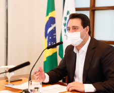 A Granja do Canguiri, ex-residência oficial dos governadores paranaenses, terá uma nova utilidade e será transformada na Escola Agrícola 4.0. O governador Carlos Massa Ratinho Junior assinou nesta terça-feira (28) o documento que formaliza a transferência do imóvel, localizado em Pinhais, na Região Metropolitana de Curitiba, para a Secretaria de Estado da Educação e do Esporte, que será responsável pela implantação do projeto-piloto da unidade.  
