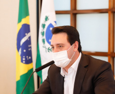 A Granja do Canguiri, ex-residência oficial dos governadores paranaenses, terá uma nova utilidade e será transformada na Escola Agrícola 4.0. O governador Carlos Massa Ratinho Junior assinou nesta terça-feira (28) o documento que formaliza a transferência do imóvel, localizado em Pinhais, na Região Metropolitana de Curitiba, para a Secretaria de Estado da Educação e do Esporte, que será responsável pela implantação do projeto-piloto da unidade.  
