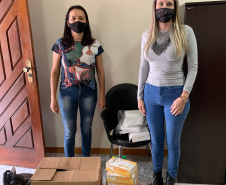 A Secretaria de Estado da Justiça, Família e Trabalho está entregando Equipamentos de Proteção Individual (EPIs) às instituições de longa permanência para idosos e entidades de atendimentos que abrigam idosos. Até o momento, já foram beneficiadas 335 instituições, em 155 municípios do Paraná. A ação conta com apoio dos 24 Escritórios Regionais da Secretaria.Foto:SEJUF