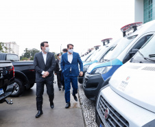 O Governo do Estado modernizou a frota do Departamento Penitenciário do Paraná (Depen-PR). O governador Carlos Massa Ratinho Júnior entregou nesta quarta-feira (29), no Palácio Iguaçu, 30 veículos que reforçarão logística do órgão. O investimento é de R$ 3,95 milhões, em recursos próprios do Estado.