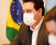 O novo Anel de Integração foi pauta de mais um encontro virtual, realizado nesta quinta-feira (30), entre o governador Carlos Massa Ratinho Junior, o ministro da Infraestrutura, Tarcísio Gomes de Freitas, e a bancada federal paranaense. Estado e a União seguem discutindo lotes, obras e a modelagem da nova concessão de rodovias que cortam o Paraná.