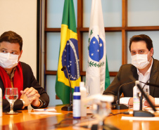 O novo Anel de Integração foi pauta de mais um encontro virtual, realizado nesta quinta-feira (30), entre o governador Carlos Massa Ratinho Junior, o ministro da Infraestrutura, Tarcísio Gomes de Freitas, e a bancada federal paranaense. Estado e a União seguem discutindo lotes, obras e a modelagem da nova concessão de rodovias que cortam o Paraná.