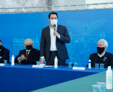 O governador Carlos Massa Ratinho Junior assinou nesta terça-feira (04), no Palácio Iguaçu, a ordem de serviço para a duplicação da Avenida Juscelino Kubitscheck de Oliveira (PR-412), em Matinhos. Antiga reivindicação dos moradores e frequentadores do Litoral paranaense, a JK faz parte da PR-412, rodovia que liga as cidades de Guaratuba, Matinhos e Pontal do Paraná. 
