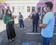 Os servidores da Polícia Civil do Paraná (PCPR) aderiram à campanha Aquece Paraná, promovida pelo Governo do Estado. Mais de 3,5 mil itens, entre vestuário e cobertores, já foram doados pelos policiais civis em todo o Estado do Paraná. A primeira-dama, Luciana Saito Massa, participou da entrega de 1.241 peças para a entidade “Unidos Conseguimos”, na Foto:Valdelino Pontes