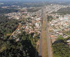 O governador Carlos Massa Ratinho Junior entregou nesta quinta-feira (06) a nova Avenida Zeferino Casagrande, a mais importante via de Campo Magro, na Região Metropolitana de Curitiba.