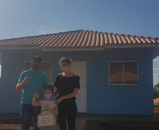 Trinta famílias de Iguatu recebem chaves da casa própria
.Foto:Cohapar