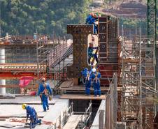 Governador destaca evolução das obras na Ponte da Integração.Foto: Rubens Fraulini/ Itaipu Binacional