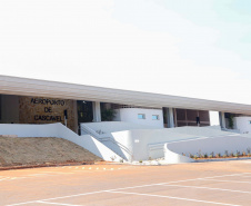 Logo após assinar a ordem de serviço para o início da reformulação do Trevo Cataratas, o governador Carlos Massa Ratinho Junior vistoriou as obras de modernização do Aeroporto Coronel Adalberto Mendes da Silva ou SBCA, em Cascavel, na Região Oeste