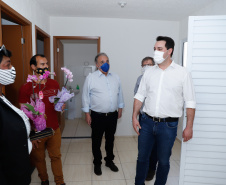 Em Campo Largo, na Região Metropolitana de Curitiba, 416 famílias vão receber as chaves da casa própria. Nesta terça-feira (11), o governador Carlos Massa Ratinho Junior esteve no município para conferir os conjuntos de apartamentos Campo Largo I e II que serão entregues às famílias na próxima semana.