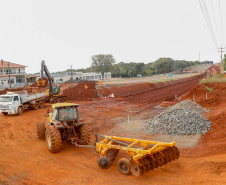 Construção de trincheira em Santa Terezinha do Itaipu.