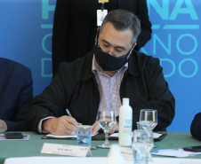 O governador Carlos Massa Ratinho Junior participa nesta quarta-feira (26), no Palácio Iguaçu, do evento que celebra um ano do programa Descomplica, iniciativa de caráter permanente do Governo do Estado para simplificar a vida dos empreendedores