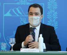 O governador Carlos Massa Ratinho Junior participa nesta quarta-feira (26), no Palácio Iguaçu, do evento que celebra um ano do programa Descomplica, iniciativa de caráter permanente do Governo do Estado para simplificar a vida dos empreendedores