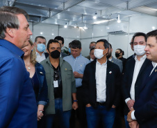 O presidente Jair Bolsonaro e o governador Carlos Massa Ratinho Junior lançaram nesta quinta-feira (27), em Foz do Iguaçu, a pedra fundamental da duplicação da Rodovia das Cataratas (BR-469), do trevo de acesso à Argentina até a entrada do Parque Nacional do Iguaçu. A cerimônia concretiza a obra de 8,7 quilômetros.