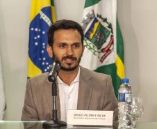 O secretário nacional de Portos e Transportes Aquaviários do Ministério da Infraestrutura, Diogo Piloni, é o novo presidente do Conselho de Administração da Autoridade Portuária de Paranaguá. O colegiado é responsável pela orientação geral dos negócios da empresa pública Portos do Paraná.
