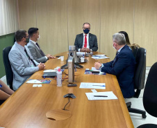 Em Brasília, o chefe da Casa Civil, Guto Silva, e o diretor presidente do Tecpar, Jorge Callado, participaram de reuniões na Anvisa e na Embaixada Russa para agilizar o processo de aprovação dos estudos clínicos da vacina no Brasil. Serão testados 10 mil voluntários, com prioridade para profissionais de saúde. Foto: Casa Civil