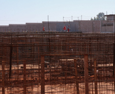 Obras de Construçao da Cadeia Publica de Guaira no loteamento Jardim Floresta com investimento de 16 milhoes. Exemplo da nova realidade do sistema carcerário que está sendo construída no Paraná. Acabar com o problema da superlotação em carceragens de delegacias e realocar os detentos em um espaço estruturado é uma das principais metas do Governo do Estado.   06/08/2020 -  Foto: Geraldo Bubniak/AEN