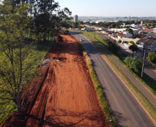 Pavimentacao e recape de vias urbarnas em Umuarama.  Av Portugal trecho entre a Rua Monteiro Lobato e o trevo da Estrada do Bonfiim (antiga PR 482 saida para Maria Helena).  -  05/08/2020 -  Foto: Geraldo Bubniak/AEN