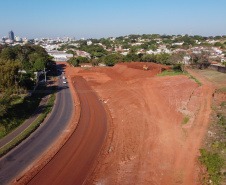 Pavimentacao e recape de vias urbarnas em Umuarama.  Av Portugal trecho entre a Rua Monteiro Lobato e o trevo da Estrada do Bonfiim (antiga PR 482 saida para Maria Helena).  -  05/08/2020 -  Foto: Geraldo Bubniak/AEN
