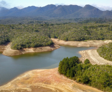 Déficit de chuvas na RMC é o maior da história. Barragem Piraquara I. Foto: José Fernando Ogura/AEN