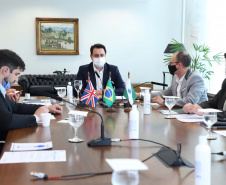Em busca de estreitar laços e ampliar o comércio bilateral com o Reino Unido, o governador Carlos Massa Ratinho Junior participou nesta quarta-feira (09) de uma videoconferência com integrantes da Câmara Britânica de Comércio e Indústria no Brasil (Britcham).
