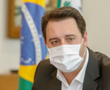 O governador Carlos Massa Ratinho Junior sancionou Projeto de Lei que prevê a transformação de 15 cargos de desembargador e das respectivas assessorias e funções comissionadas em 752 cargos voltados ao assessoramento de todos os magistrados que atuam na primeira instância e de outros 169 postos de técnicos judiciários.