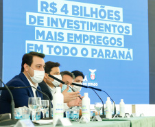 O governador Carlos Massa Ratinho Junior anunciou nesta quarta-feira (16) um programa de obras de infraestrutura que soma R$ 4 bilhões. Os projetos envolvem melhorias e modernização de rodovias, estradas rurais em todas as regiões do Paraná, além de um grande investimento no Litoral do Estado e na segurança pública.