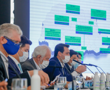 O governador Carlos Massa Ratinho Junior anunciou nesta quarta-feira (16) um programa de obras de infraestrutura que soma R$ 4 bilhões. Os projetos envolvem melhorias e modernização de rodovias, estradas rurais em todas as regiões do Paraná, além de um grande investimento no Litoral do Estado e na segurança pública.Foto Gilson Abreu/AEN