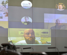 A Invest Paraná, agência do Governo do Estado voltada à atração de investimentos, vai promover as soluções desenvolvidas por startups e empresas de tecnologia paranaenses entre seus parceiros no mercado nacional e internacional. 

O vice-governador Darci Piana participou do lançamento e destacou mais essa iniciativa do governo para transformar o Paraná em um estado cada vez mais inovador. Foto: Camila Tonett