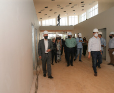 O vice governador Darci Piana e o  secretário de Estado da Saude Beto Preto  assinam o repasse de recursos ao Hospital da Criança para conclusao das obras.   18/09/2020 -  Foto: Geraldo Bubniak/AEN