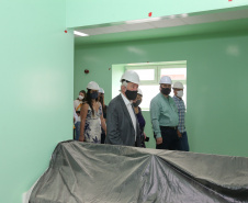 O vice governador Darci Piana e o  secretário de Estado da Saude Beto Preto  assinam o repasse de recursos ao Hospital da Criança para conclusao das obras.   18/09/2020 -  Foto: Geraldo Bubniak/AEN