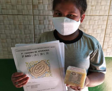 Alunos indígenas produzem o próprio sabão para prevenir Covid-19. Foto:SEED
