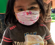 Alunos indígenas produzem o próprio sabão para prevenir Covid-19. Foto:SEED