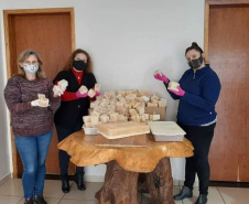 Alunos indígenas produzem o próprio sabão para prevenir Covid-19. Foto:SEED