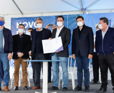 O governador Carlos Massa Ratinho Junior inaugurou nesta terça-feira (21) a obra de ampliação do cais do Porto de Paranaguá, no Litoral do Estado. O berço 201 foi modernizado e o cais de atracação foi prolongado em 100 metros. Os investimentos da empresa pública Portos do Paraná somam R$ 201,7 milhões e vão aumentar em 140% a capacidade atual de movimentação de cargas.