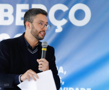 O governador Carlos Massa Ratinho Junior inaugurou nesta terça-feira (21) a obra de ampliação do cais do Porto de Paranaguá, no Litoral do Estado. O berço 201 foi modernizado e o cais de atracação foi prolongado em 100 metros. Os investimentos da empresa pública Portos do Paraná somam R$ 201,7 milhões e vão aumentar em 140% a capacidade atual de movimentação de cargas.