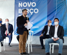 O governador Carlos Massa Ratinho Junior inaugurou nesta terça-feira (21) a obra de ampliação do cais do Porto de Paranaguá, no Litoral do Estado. O berço 201 foi modernizado e o cais de atracação foi prolongado em 100 metros. Os investimentos da empresa pública Portos do Paraná somam R$ 201,7 milhões e vão aumentar em 140% a capacidade atual de movimentação de cargas.