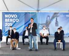 O governador Carlos Massa Ratinho Junior inaugurou nesta terça-feira (21) a obra de ampliação do cais do Porto de Paranaguá, no Litoral do Estado. O berço 201 foi modernizado e o cais de atracação foi prolongado em 100 metros. Os investimentos da empresa pública Portos do Paraná somam R$ 201,7 milhões e vão aumentar em 140% a capacidade atual de movimentação de cargas.