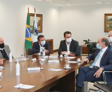 O Governador Carlos Massa Ratinho Junior assina, nesta quarta-feira (23), protocolo de investimentos com a cooperativa paranaense C.Vale representada pelo presidente Alfredo Lang.   Curitiba, 23/09/2020. Foto: Geraldo Bubniak/AEN