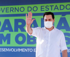 Após uma longa paralisação de cerca de seis anos, o Governo do Paraná  vai retomar a obra do Centro Estadual de Educação Profissional de Ibiporã  (CEEP-Ibiporã), na Região Norte.
A recuperação da construção atende a uma determinação do governador Carlos Massa Ratinho Junior, que visitou o local nesta quinta-feira (24) e assinou a ordem de serviço que permite a retomada imediata da obra. 