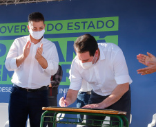 Após uma longa paralisação de cerca de seis anos, o Governo do Paraná  vai retomar a obra do Centro Estadual de Educação Profissional de Ibiporã  (CEEP-Ibiporã), na Região Norte.
A recuperação da construção atende a uma determinação do governador Carlos Massa Ratinho Junior, que visitou o local nesta quinta-feira (24) e assinou a ordem de serviço que permite a retomada imediata da obra. 