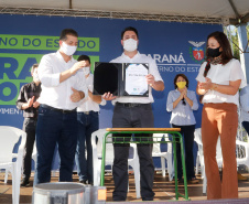 Após uma longa paralisação de cerca de seis anos, o Governo do Paraná  vai retomar a obra do Centro Estadual de Educação Profissional de Ibiporã  (CEEP-Ibiporã), na Região Norte.
A recuperação da construção atende a uma determinação do governador Carlos Massa Ratinho Junior, que visitou o local nesta quinta-feira (24) e assinou a ordem de serviço que permite a retomada imediata da obra. 