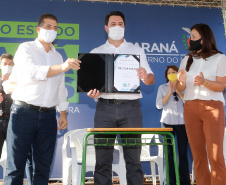Após uma longa paralisação de cerca de seis anos, o Governo do Paraná  vai retomar a obra do Centro Estadual de Educação Profissional de Ibiporã  (CEEP-Ibiporã), na Região Norte.
A recuperação da construção atende a uma determinação do governador Carlos Massa Ratinho Junior, que visitou o local nesta quinta-feira (24) e assinou a ordem de serviço que permite a retomada imediata da obra. 